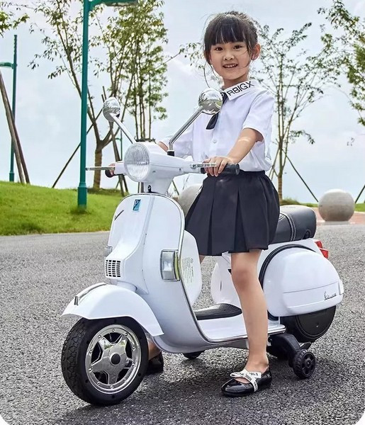 Детский мотоцикл M 4939 EL-1, скутер VESPA, кожаное сиденье